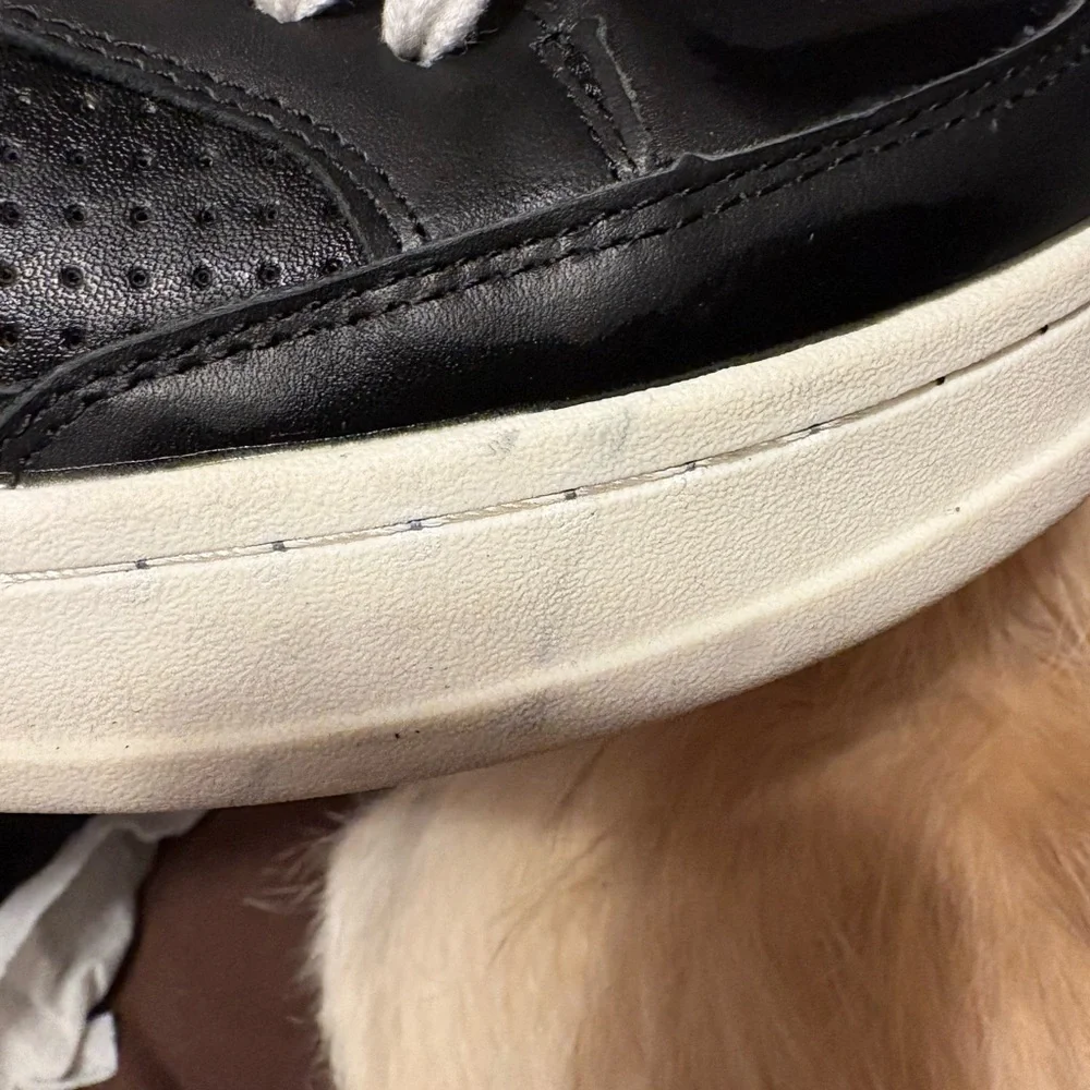 Bella Vita Women's Black and White Sneakers